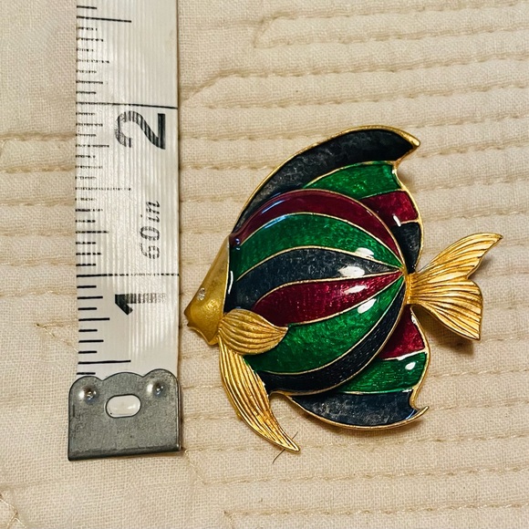 Fish Pin Brooch 🐠 - Picture 4 of 4
